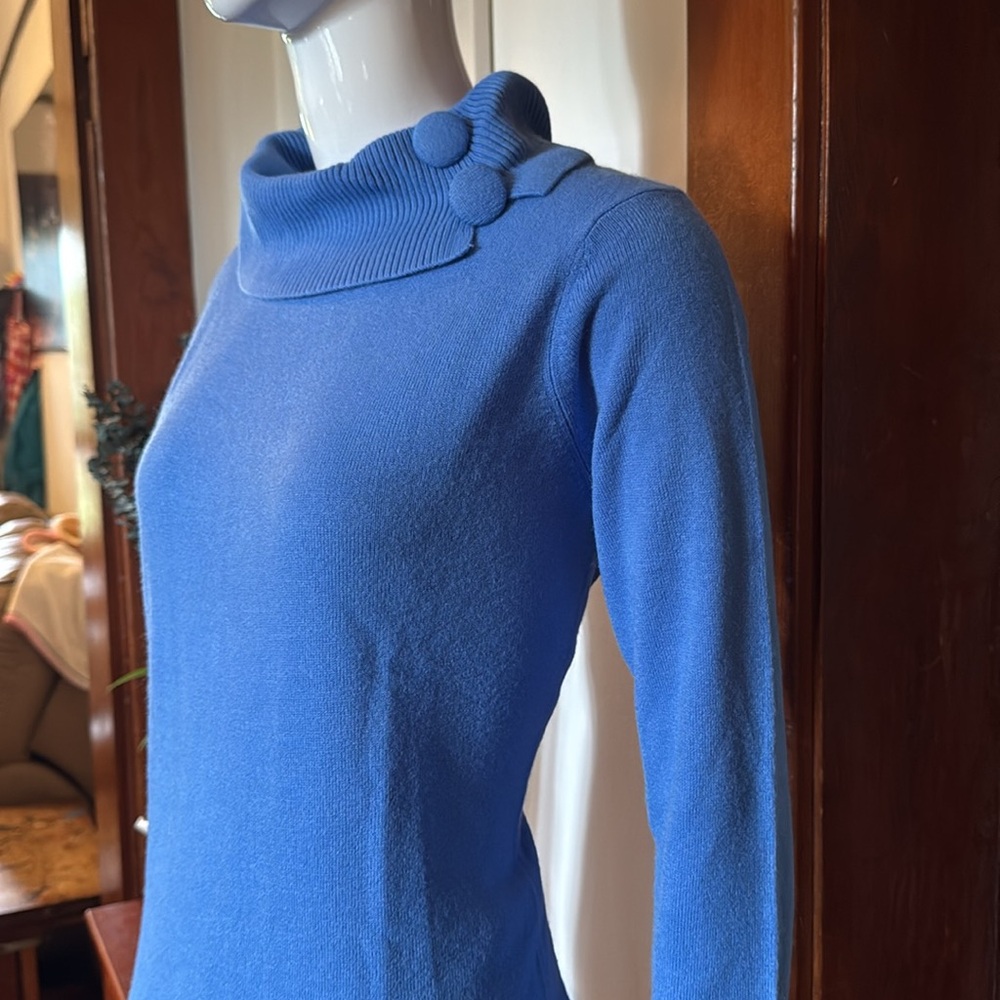 NWT northern reflections size small Blue Women's Sweater with Button Detail